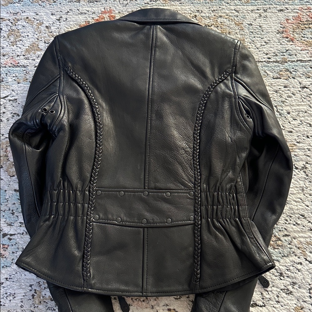 First Classics Beautiful Black Leather Womens motorcycle Jacket - Picture 7 of 8
